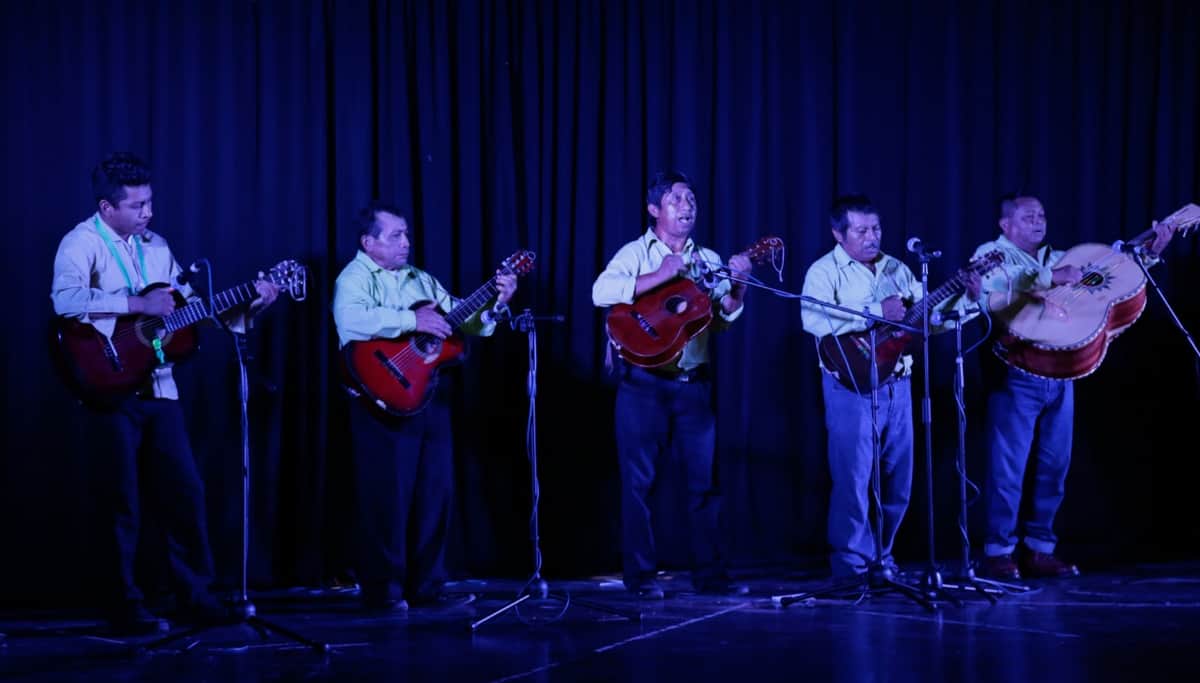 Honra Solidaridad tradiciones de pueblos originarios mayas