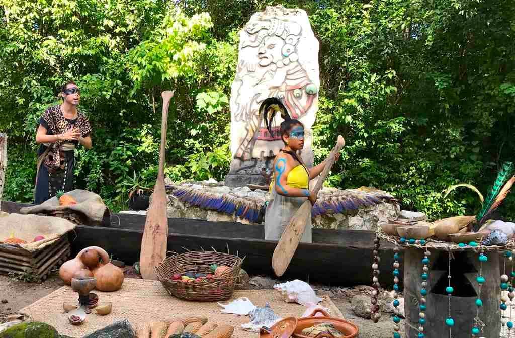 Cozumel organiza la primera caminata a Ixchel "Tejiendo pasos bajo la luna"