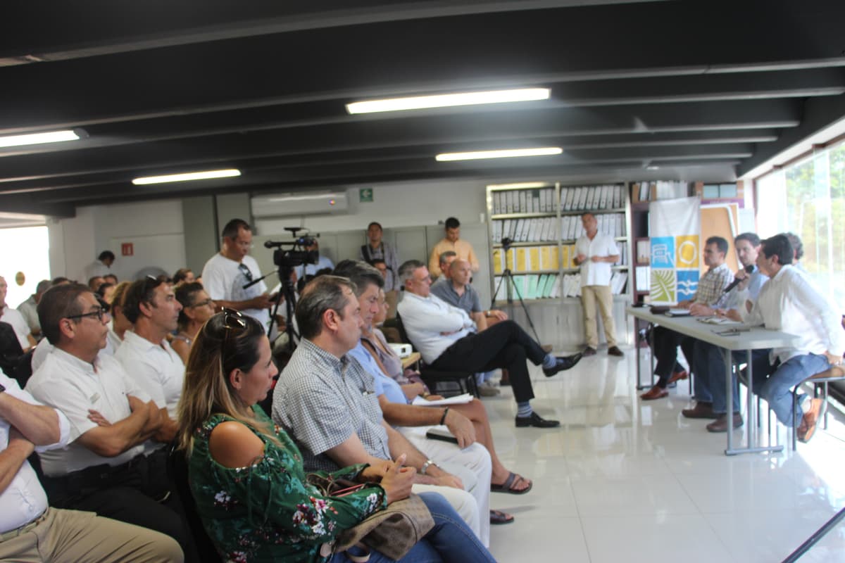 Gobierno de Quintana Roo presenta novedades sobre sargazo a hoteleros y ONGs