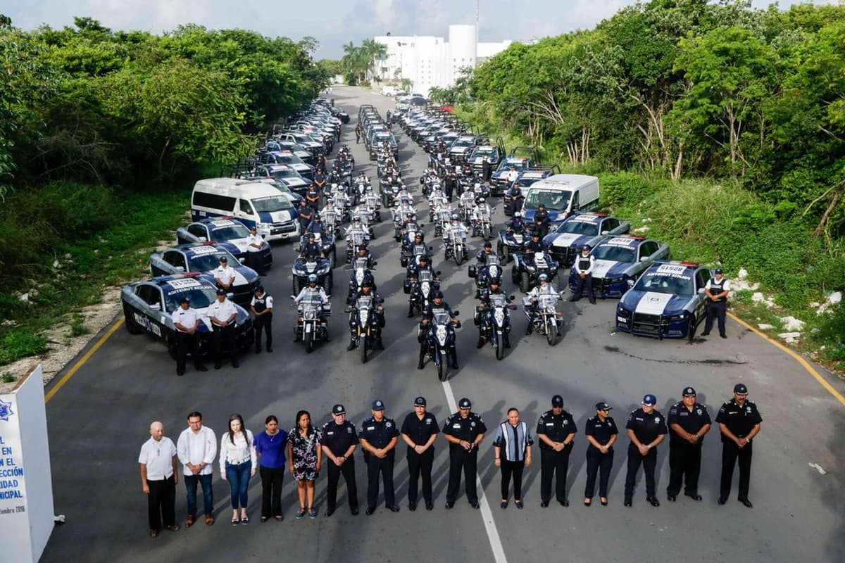 Cristina Torres entrega más de 550 vehículos públicos a la siguiente administración
