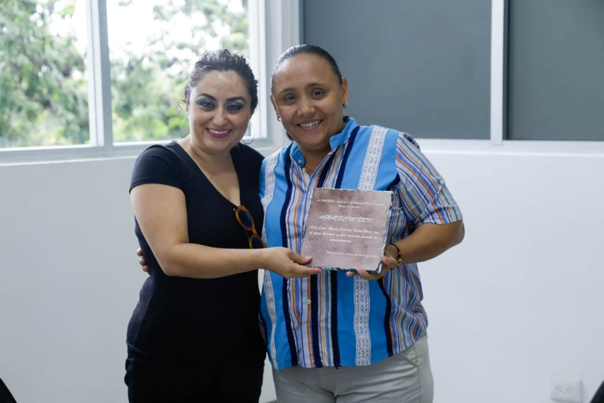 Cristina Torres es reconocida por Profeco y Condusef