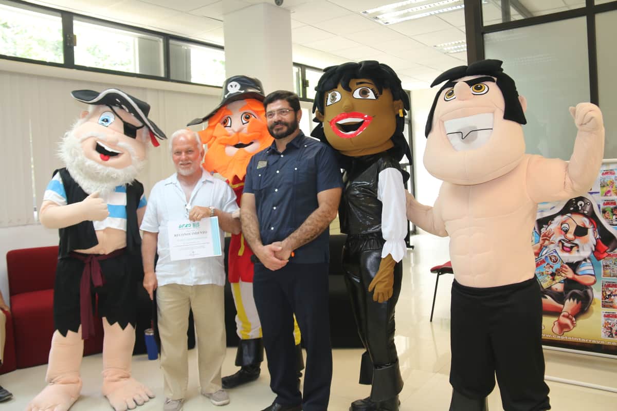 Presentaron el libro infantil “Un pirata de corazón noble” en Playa del Carmen