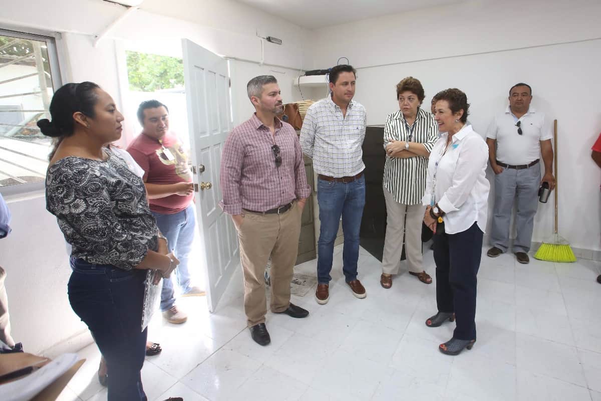 Constata equipo de transición de Pedro Joaquín estado que guardan dependencias municipales