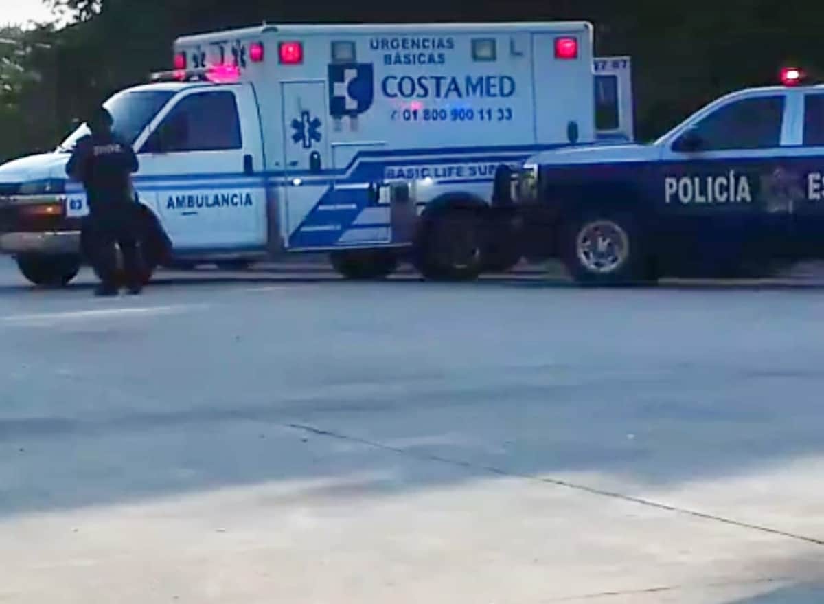 Hallan mujer golpeada y desnuda en Solidaridad; dice que la violó un taxista