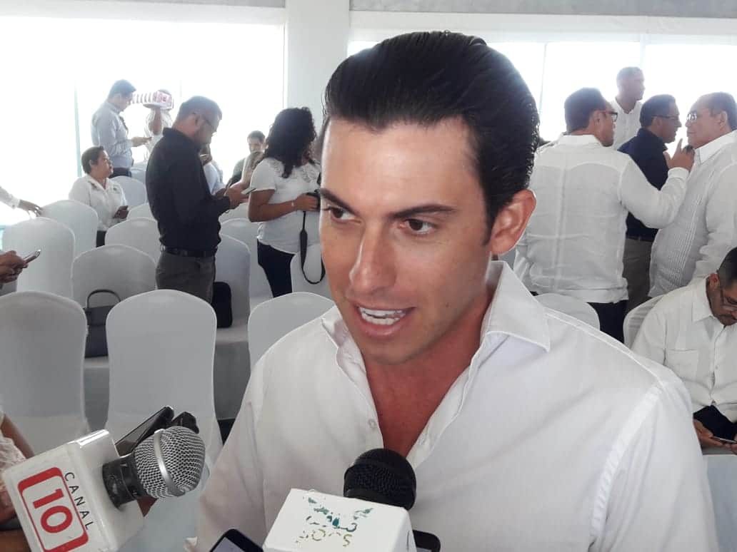 Se victimiza Remberto y culpa a director de Transporte por concesión