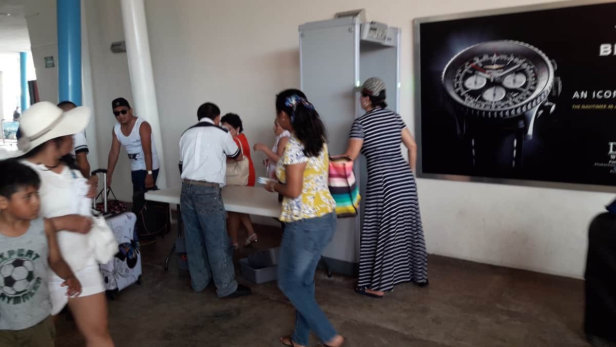 Muelle de pasajeros rechaza los detectores de metales otorgados por la Apiqroo