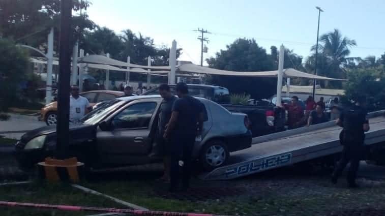 Aseguran auto con armas de fuego en Cozumel