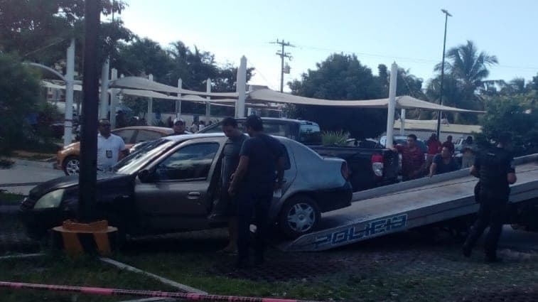Aseguran auto con armas de fuego en Cozumel