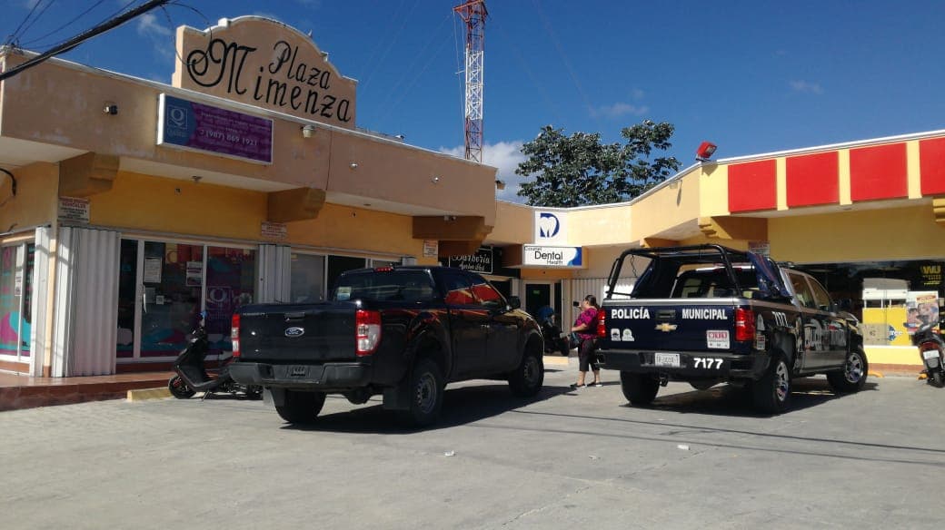 "Boquetazo" en plaza de Cozumel