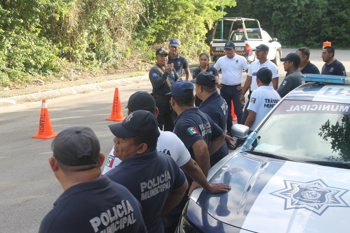 Siguen cursos de capacitación a policías municipales