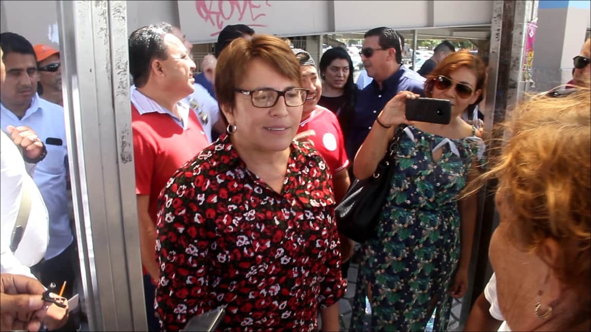 Compadrazgo de TUCSA con Laura Beristain