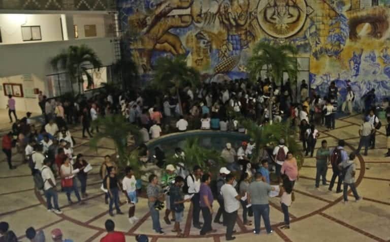 Empleados del ayuntamiento buscan frenar atropellos laborales de Laura Beristain