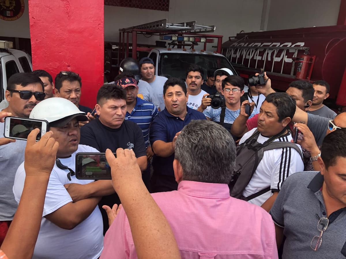 Rebelión de bomberos en Cozumel