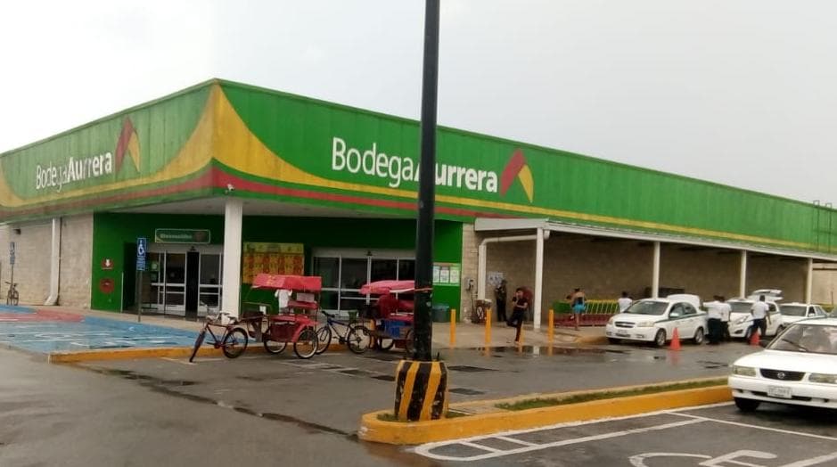 Roban 4 mil pesos de Aurrera Lakin