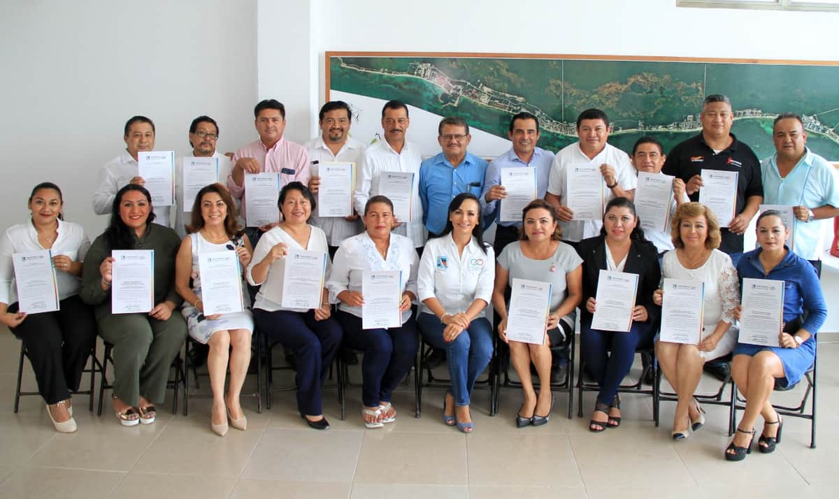 Anuncia Laura Fernández a su gabinete