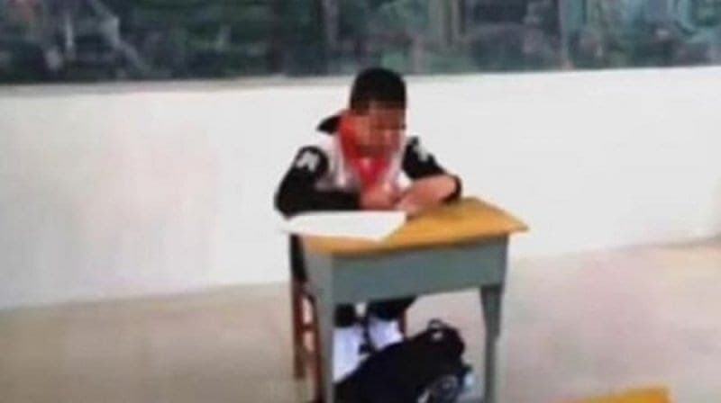 Profesor separa a niño con cáncer para que no "contagie" a sus compañeros