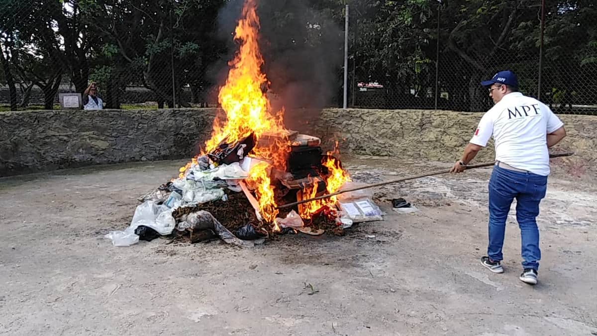 Queman droga y destruyen celulares en instalación militar