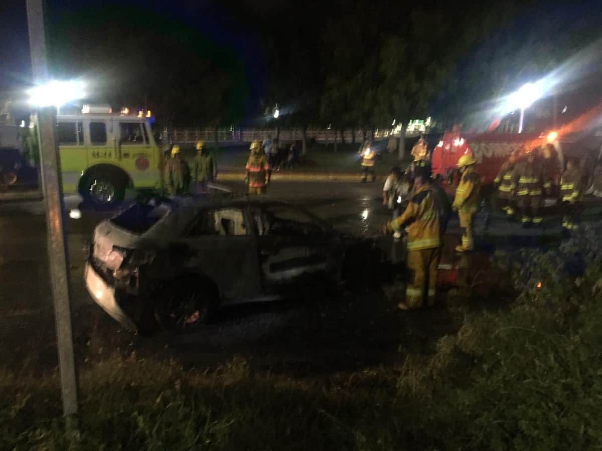 Fallece joven herido en incendio de autos en el alcoholímetro