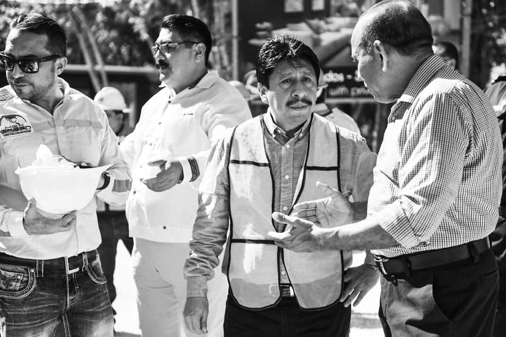 Gobierno de Víctor Mas inicia con la instalación del alumbrado público