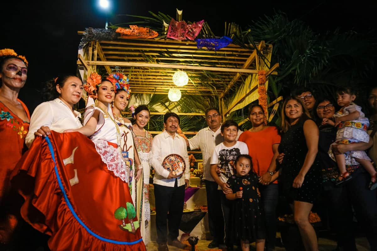 Tulum conserva intactas sus tradiciones de fieles difuntos: Víctor Mas Tah