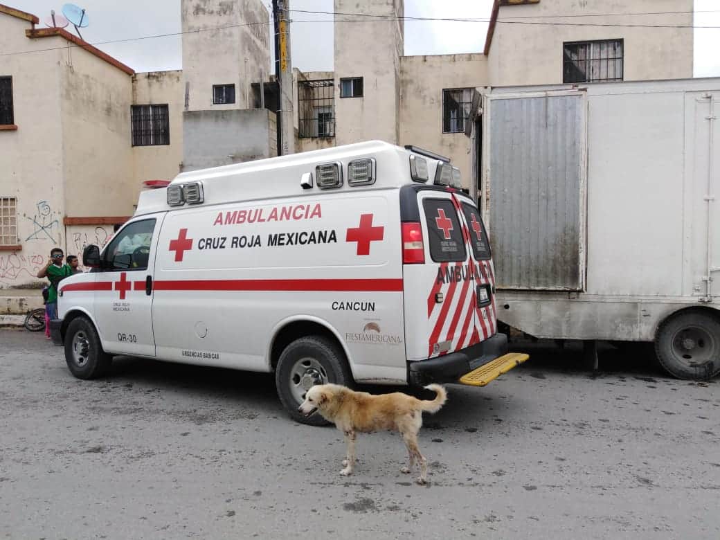 Fallece hombre en la vía pública, le da un infarto