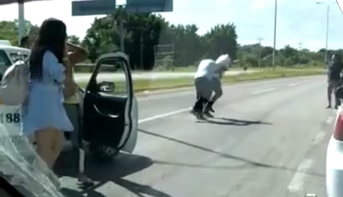 Taxista de Chetumal y Bacalar resuelven diferencia a golpes