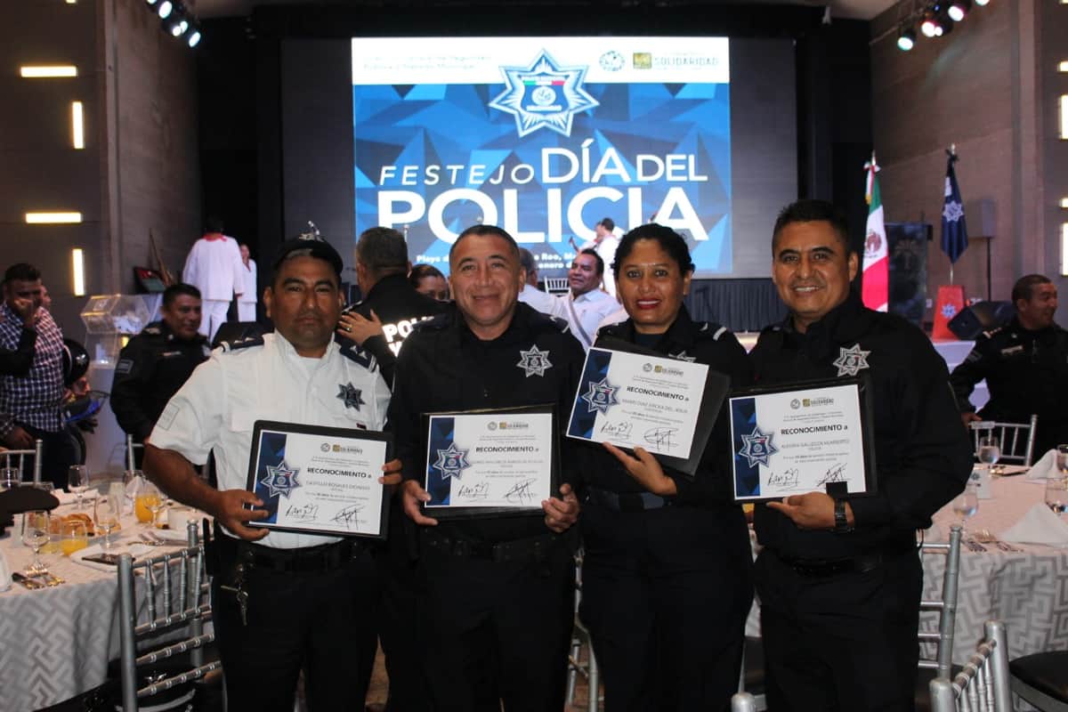 Gobierno de Solidaridad reconoce a los policías en su día