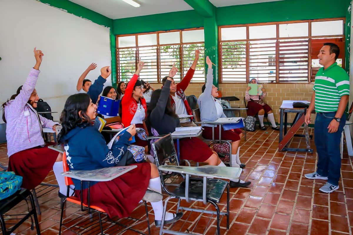 Alumnos de todos los niveles educativos regresan a clases en Tulum