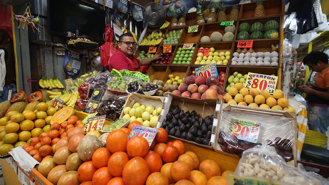 México, país que más trabaja para comprar los "sagrados" alimentos