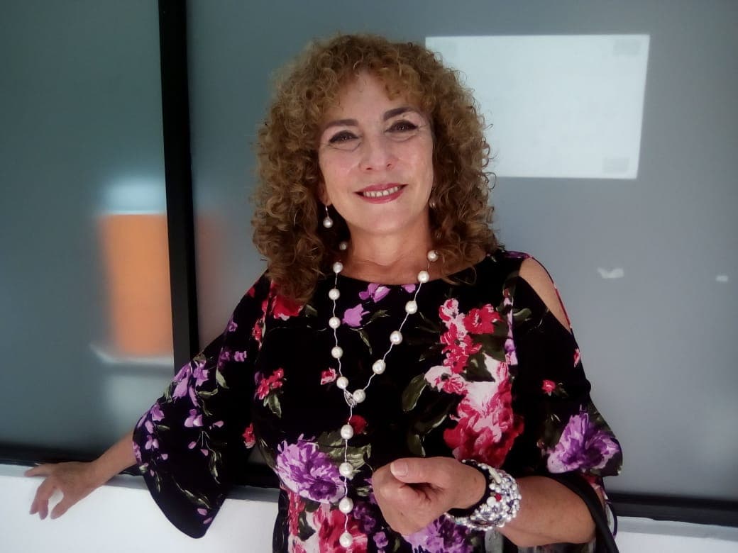 “La Güera” Beristain, dividida entre dos ofertas