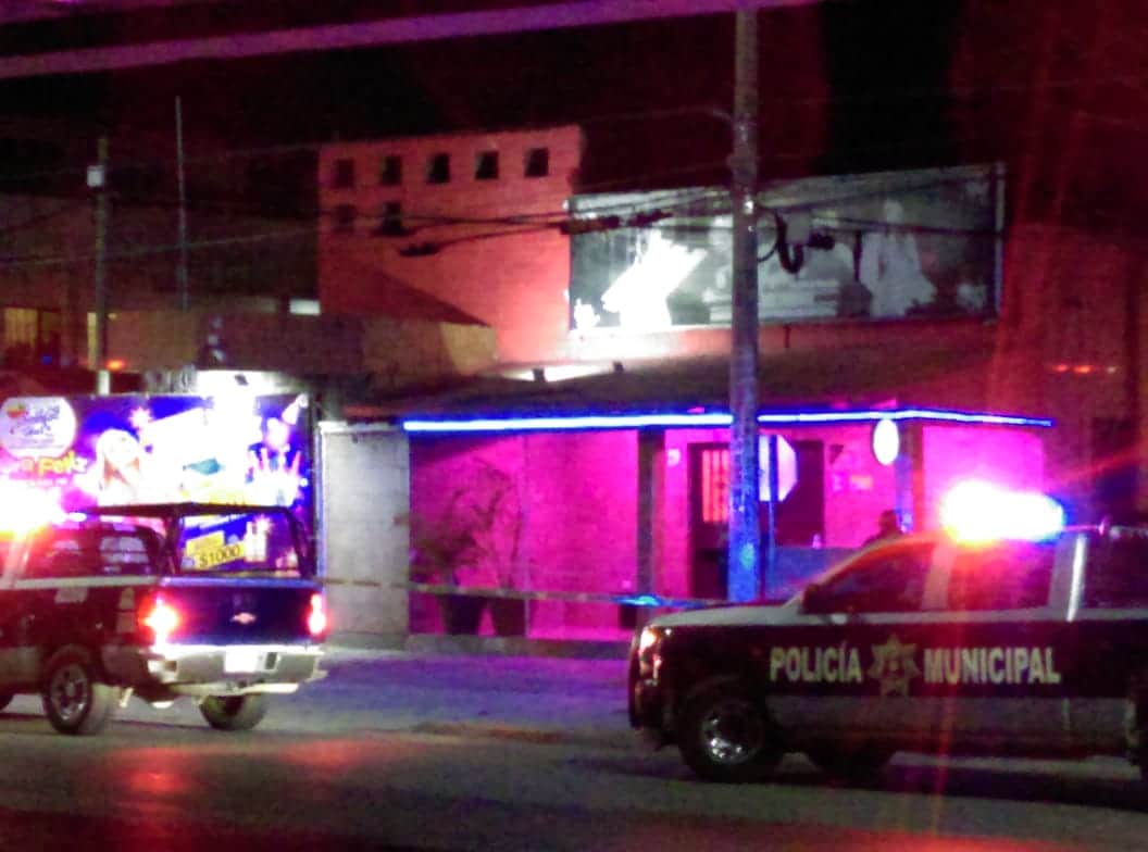 Mesero ejecutado y cuatro bares baleados, saldo nocturno en Solidaridad