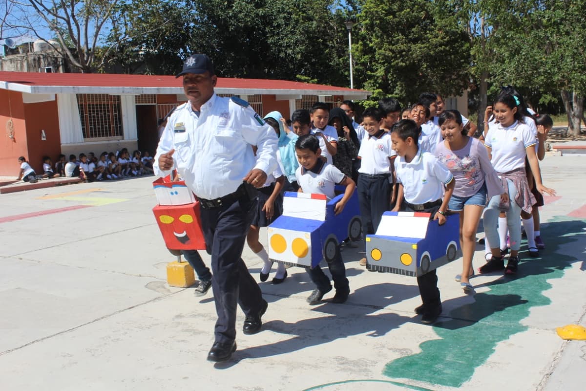 Policía de Tránsito imparte pláticas de educación vial en escuelas de Solidaridad