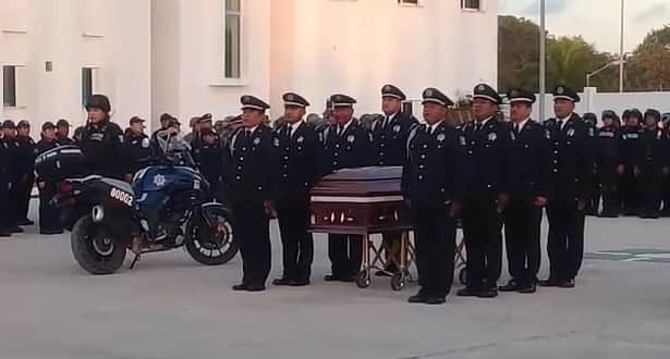 Despiden a comandante policiaco asesinado con honores