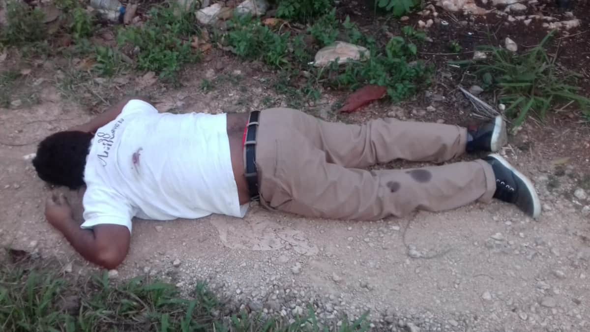 Hallan cuerpo ejecutado en Ruta de los Cenotes