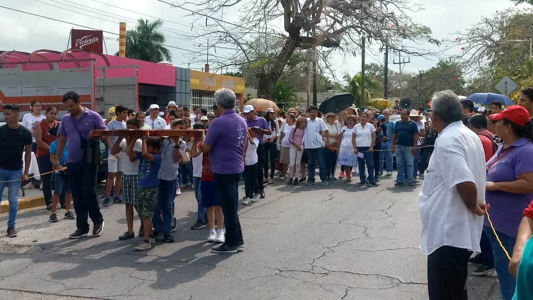 Con viacrucis, viven fervor católico en Chetumal