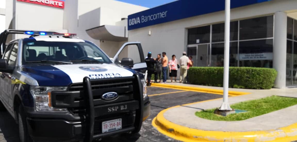 Asaltan a cuentahabiente en Plaza Hollywood