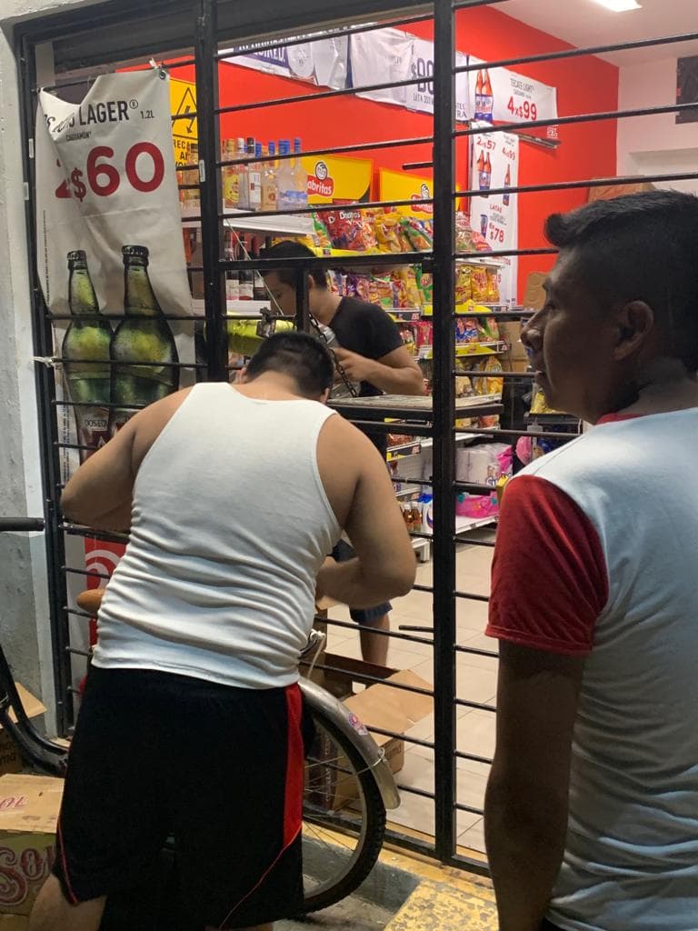 "Compras de pánico" previo a ley seca ya genera desabasto en expendios de Playa