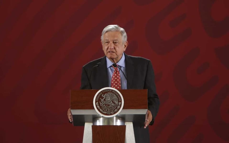 Desmiente AMLO despidos en el sector salud