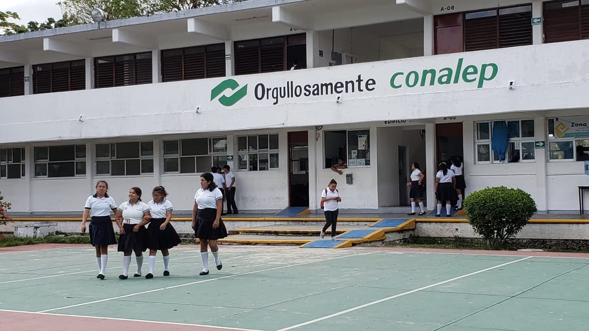 Profesores de Conalep Cozumel simulan salir de excursión para abusar de alumnas