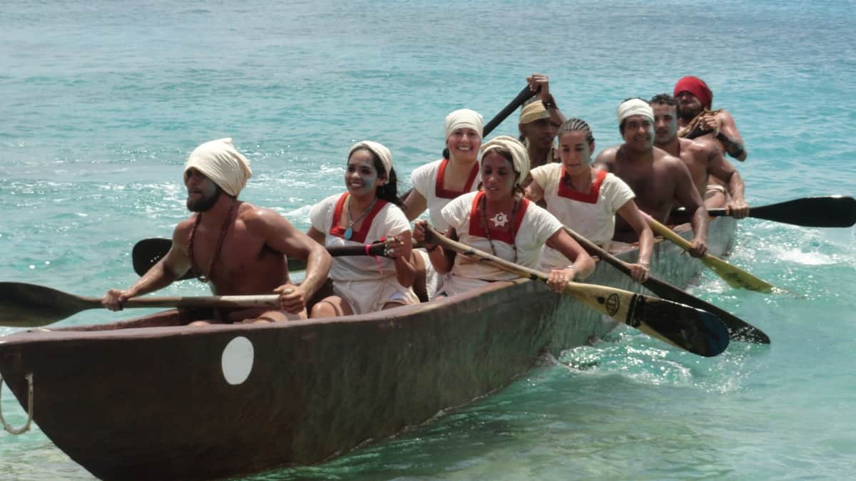 Vuelve la "Travesía Sagrada Maya"; 365 canoeros navegarán de Xcaret a Cozumel