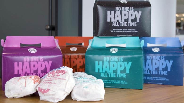Burger King lanza "cajita infeliz" y declara la guerra a McDonald's