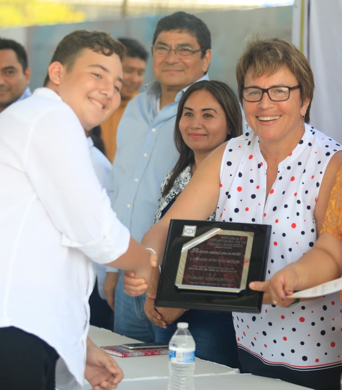 Gobierno de Solidaridad reconoce esfuerzo de estudiantes graduados