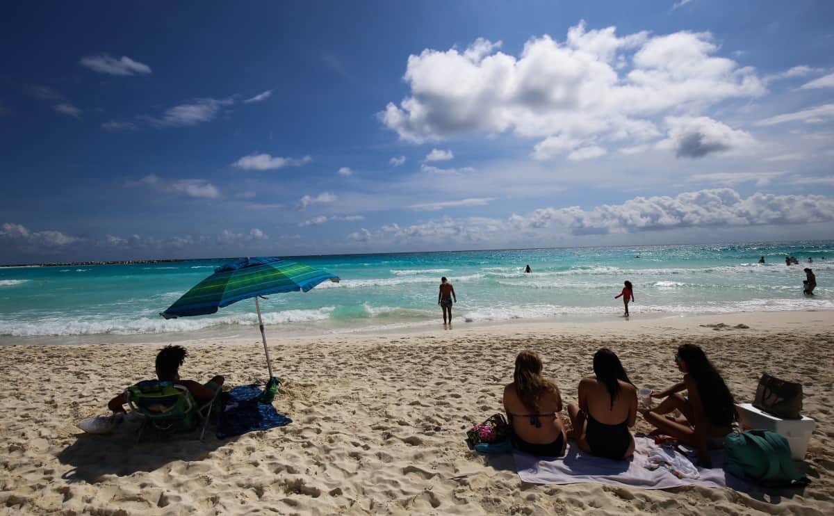 México registra su mayor alza en divisas turísticas desde 2014