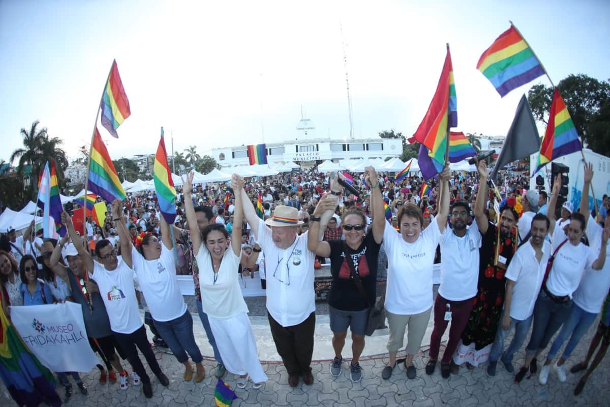 Gobierno de Solidaridad celebra la diversidad con marcha "Orgullo LGBT+"