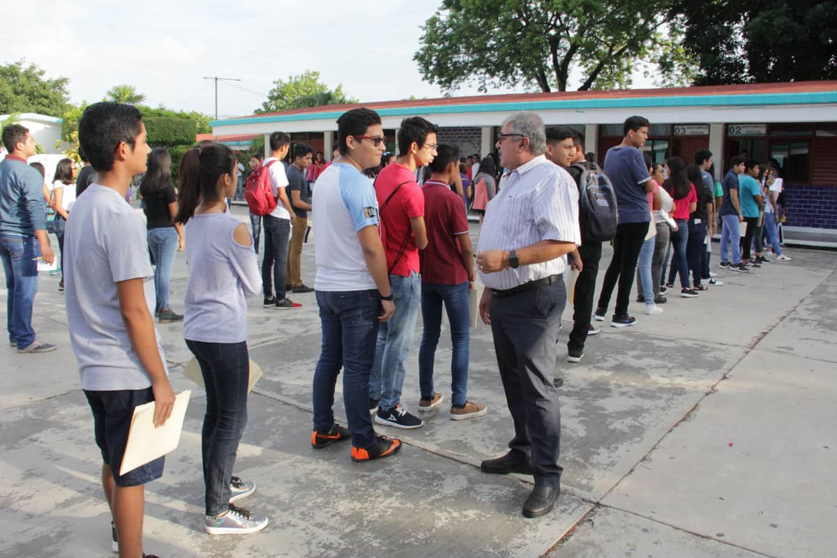 Presentan examen casi 20 mil jóvenes que aspiran al Bachiller