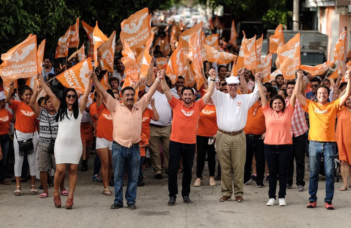 Entregan constancia de diputado local a José Luis Chanito Toledo