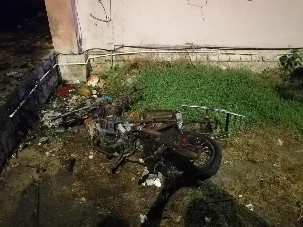 Explota motocicleta en Cozumel, presuntamente a propósito