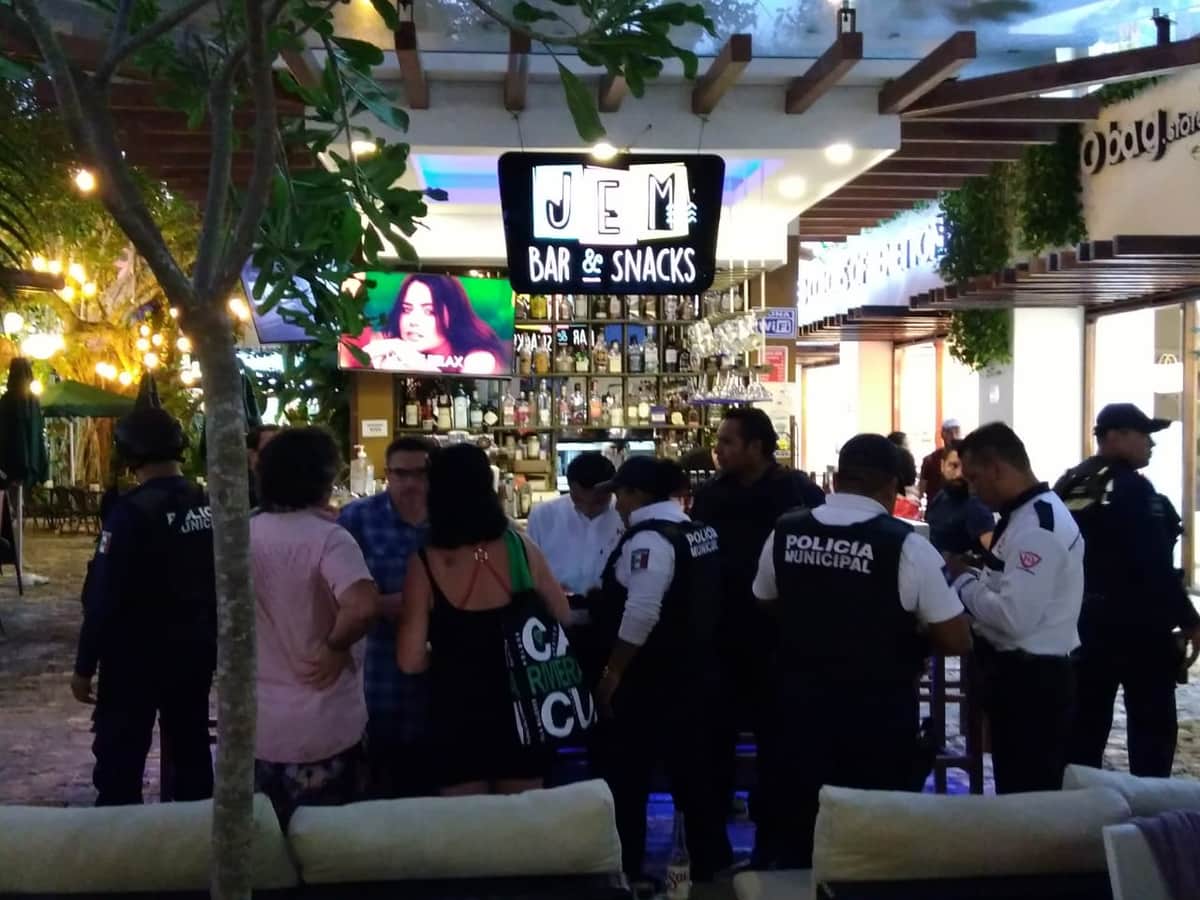 Se salva de ser baleado en bar de Playa del Carmen