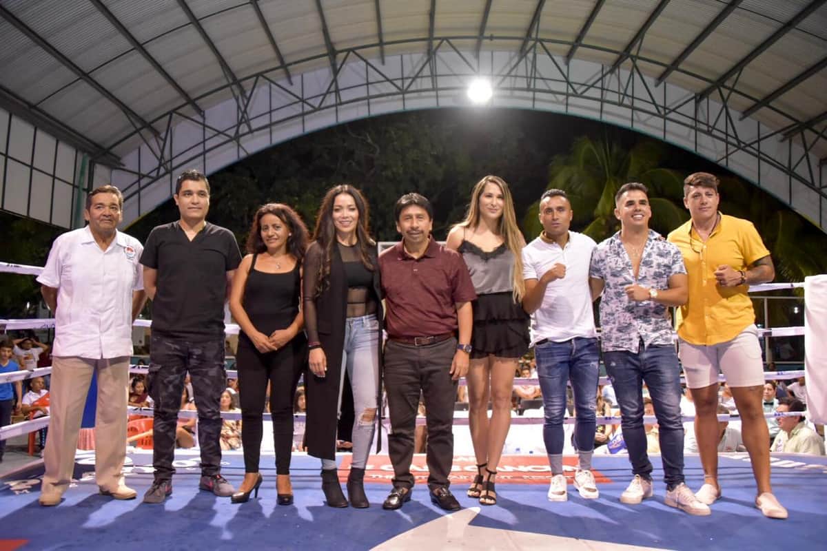 Víctor Mas y Celia Aguilar acuden a la función de box Cara Vs Cara