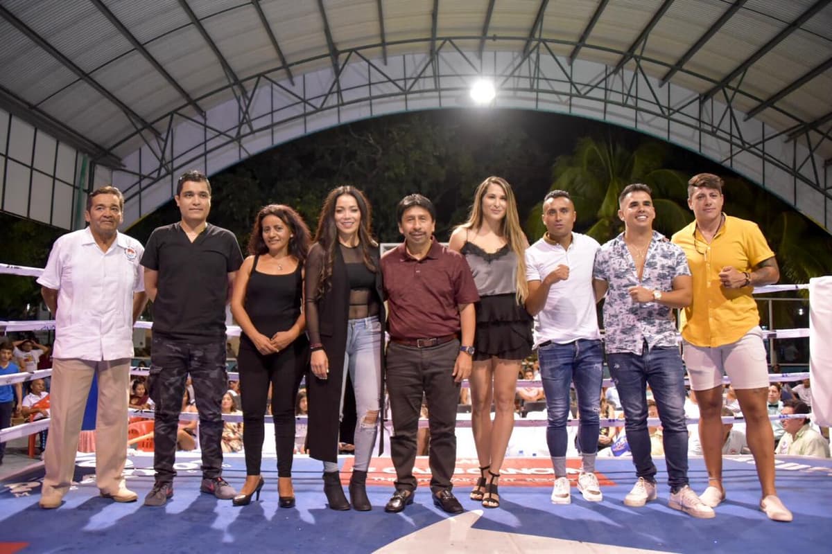 Víctor Mas y Celia Aguilar acuden a la función de box Cara Vs Cara